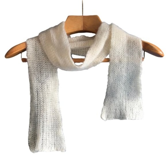 Hand Crafted White Knitted Unique Soft Warm Scarf - Picture 1 of 4